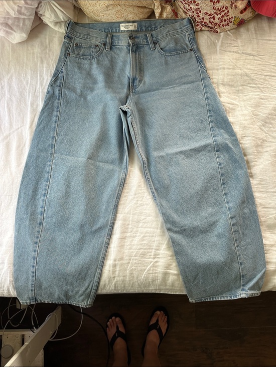 Abercrombie & Fitch Denim - Abercrombie Barrel Jean Mid Rise